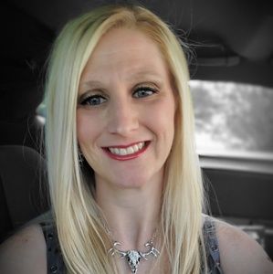 Meet your Posher, Dana